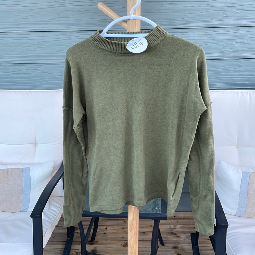 Lulie Olive Sweater (Size: Small)